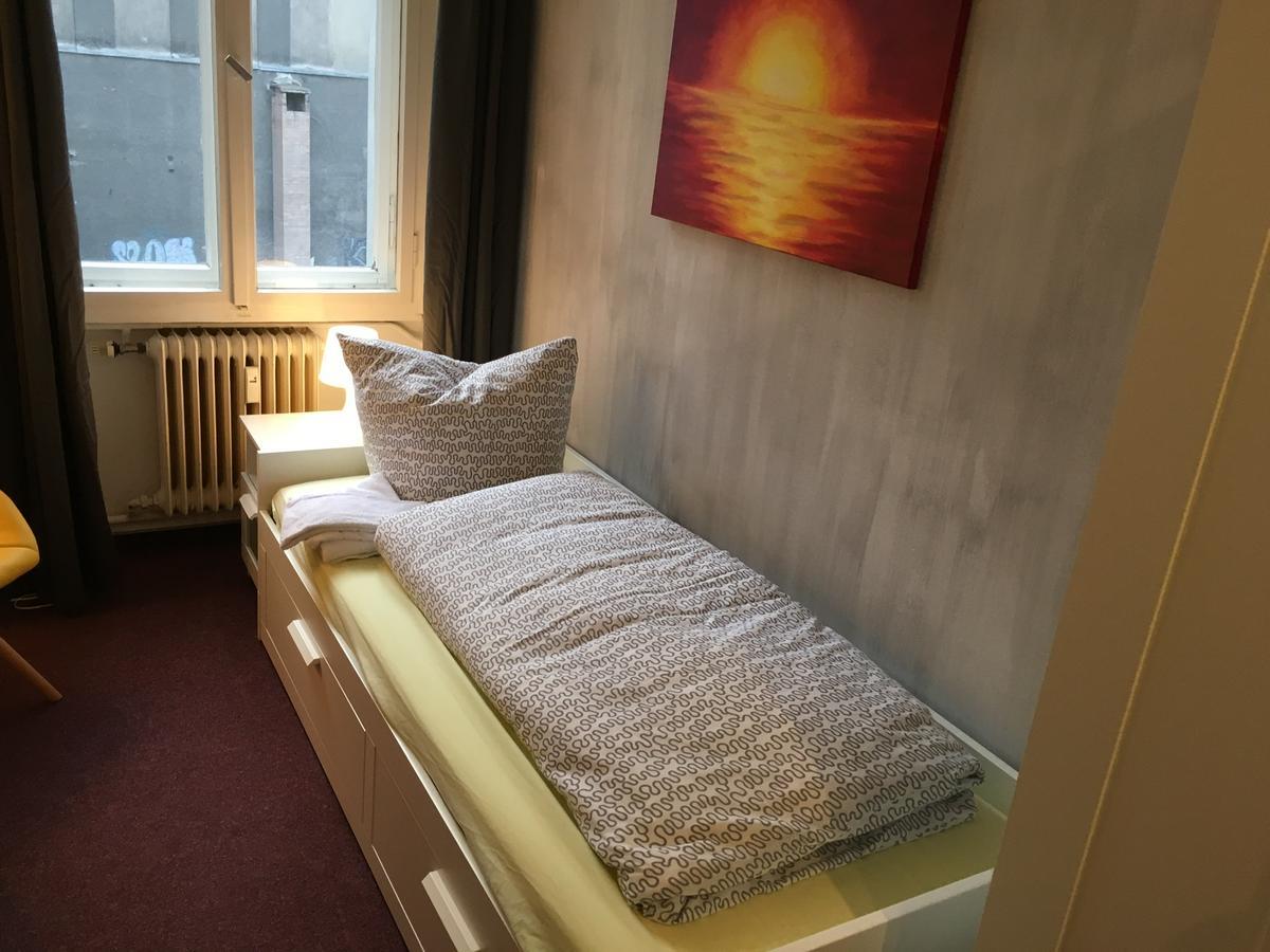 Basic Single Room,507728286:JPEG